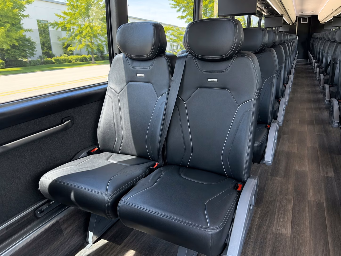 ceremony to reception shuttle buses for memphis wedding venues
