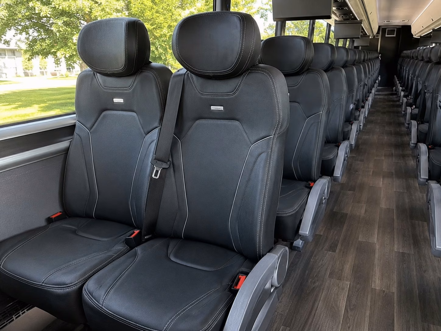 charter bus rentals for memphis zoo field trips
