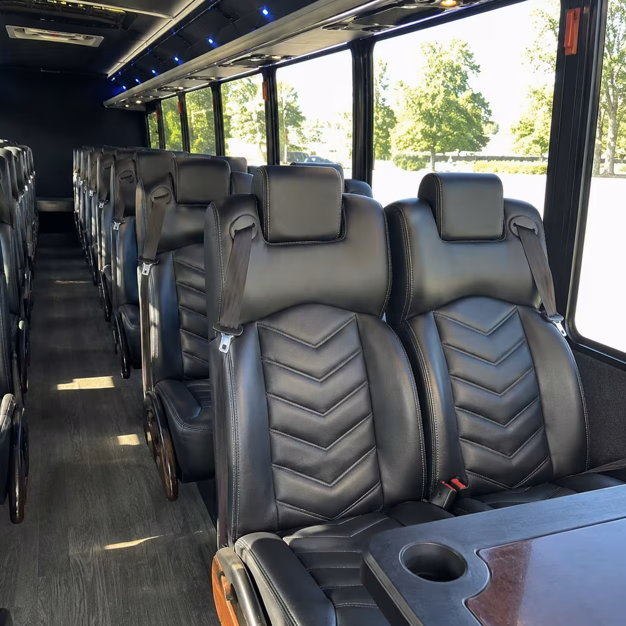 college campus tour minibus rentals from memphis